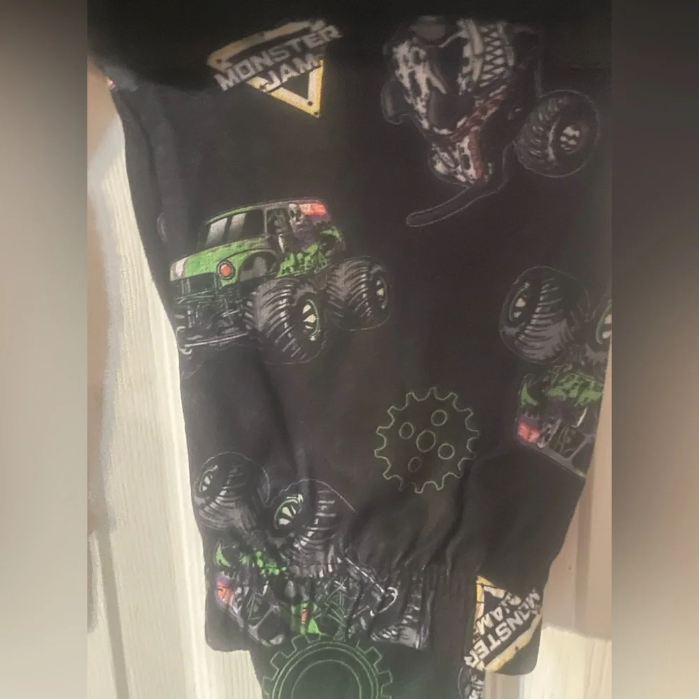 NWT Monster Jam‎ Boys Pajama Set Size 4 Black Green Monster Truck 2PC